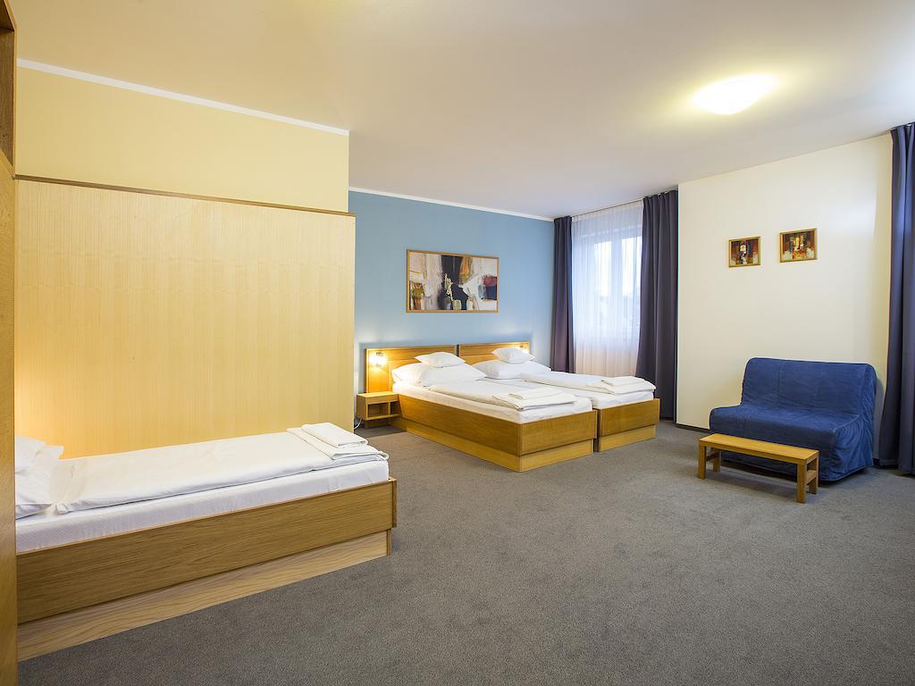 Hotel Trend เปิลเซน ภายนอก รูปภาพ